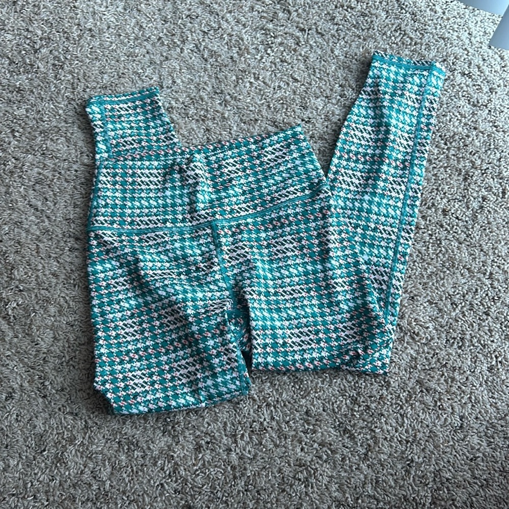 Fabletics cropped pants